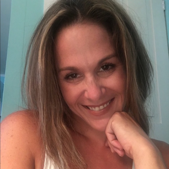 Meet your Posher, Mandy - Picture 3 of 3